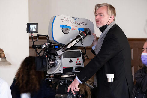 הבמאי כריסטופר נולן. מתחבט בדילמות שיוצרים המדע והמוסר, צילום: Universal Pictures