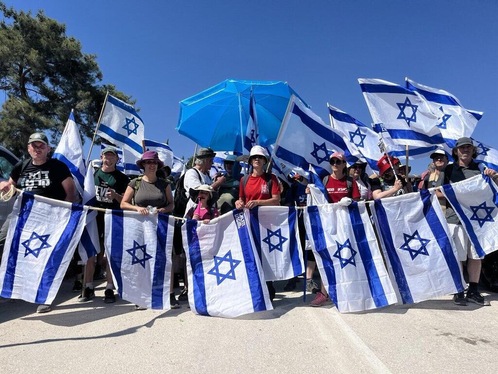 מפגינים נגד הפיכה משטרית צועדים לירושלים הצעדה לירושלים 21.7