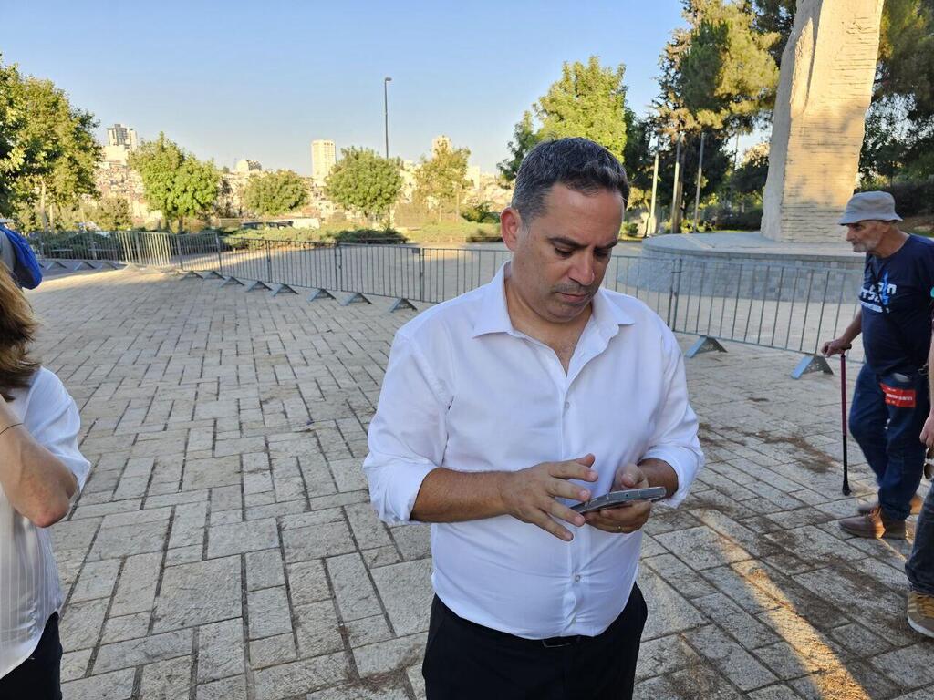 ראש לשכת עורכי הדין עמית בכר ב הפגנה ב ירושלים 23.7.23