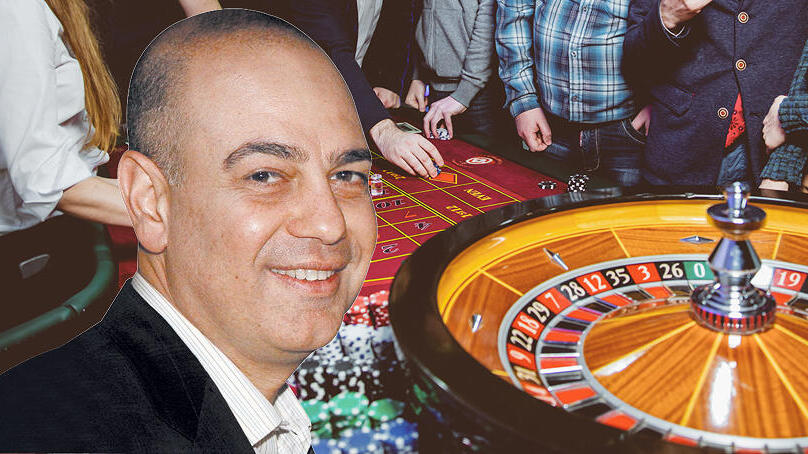 יגאל זילכה יו"ר קווינקו (צילום: שאטרסטוק) סטריפון יגאל זילכה יו"ר קווינקו