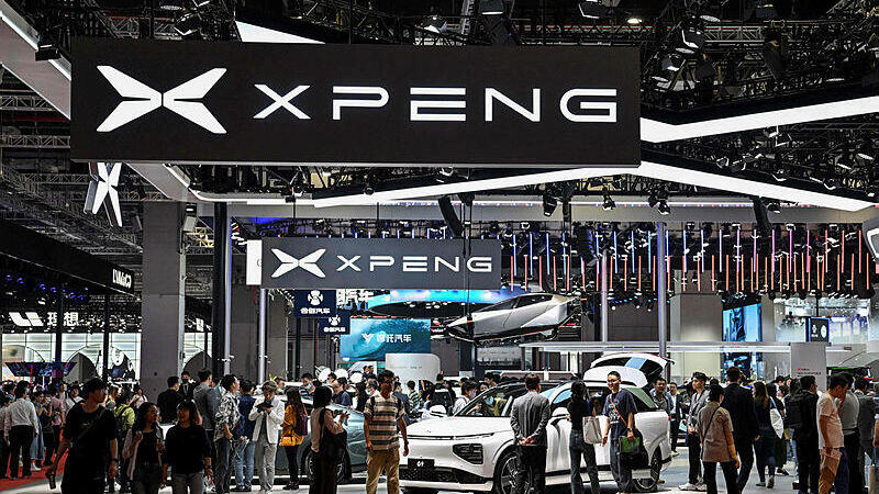 דוכן של יצרנית הרכב הסינית אקספנג XPENG בשנגחאי באפריל 2023