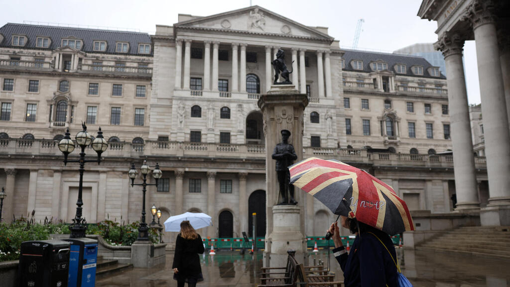 לוקחים נשימה: הבנק האנגלי הותיר את הריבית ללא שינוי – לאחר 14 העלאות רצופות 