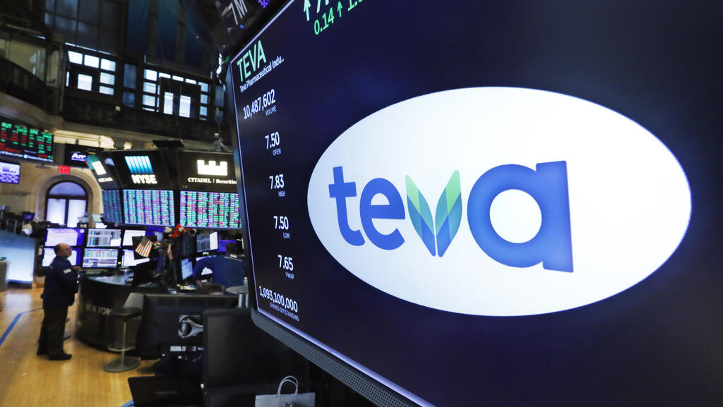 Teva has sights on &#036;12.2 billion Humira market after receiving FDA approval for arthritis injection