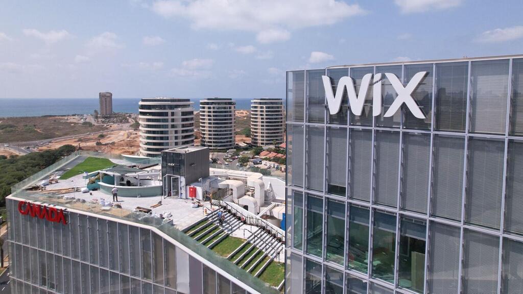 Wix surprises with consistent double-digit growth, boosts annual forecast