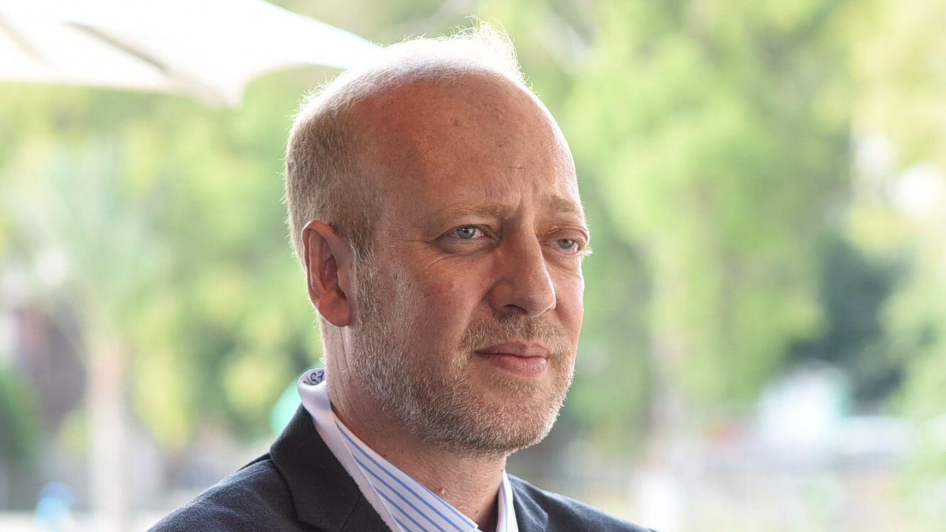  אפוסטולוס קמוס, דירקטור מכירות אזורי של GENESYS 