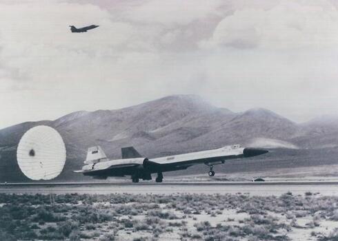 YF12 נוחת לאחר טיסת הבכורה שלו, בשביעי באוגוסט 1963, צילום: USAF
