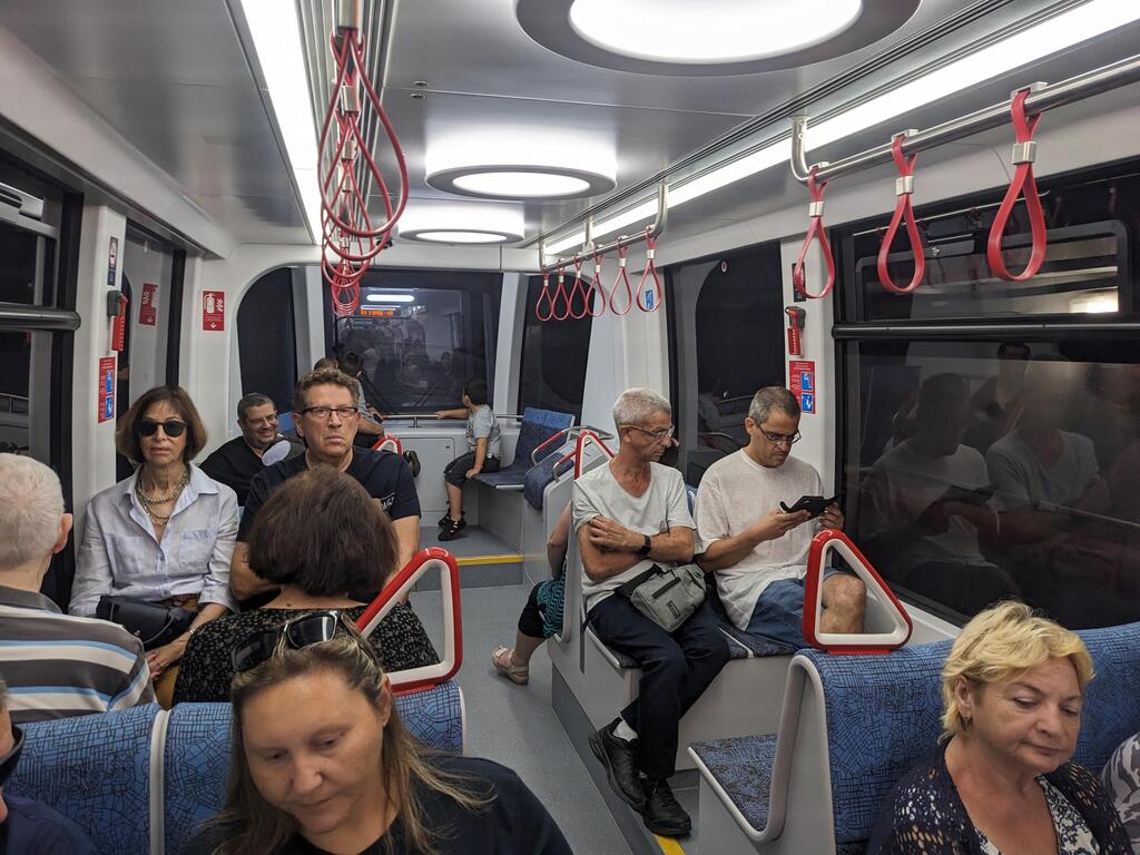 הרכבת הקלה בגוש דן הקו האדום היום הראשון 18.8.23