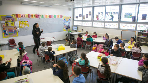 צילום: תומי הרפז 12 או 24 אלף שקל למורה? המאבק על חלוקת 4.25 מיליארד שקל בקרנות המורים