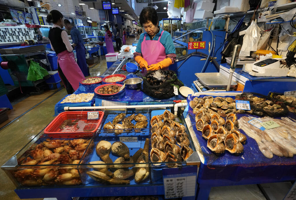 על חשבון יפן: רוסיה רוצה להגדיל את יצוא מאכלי הים לסין
