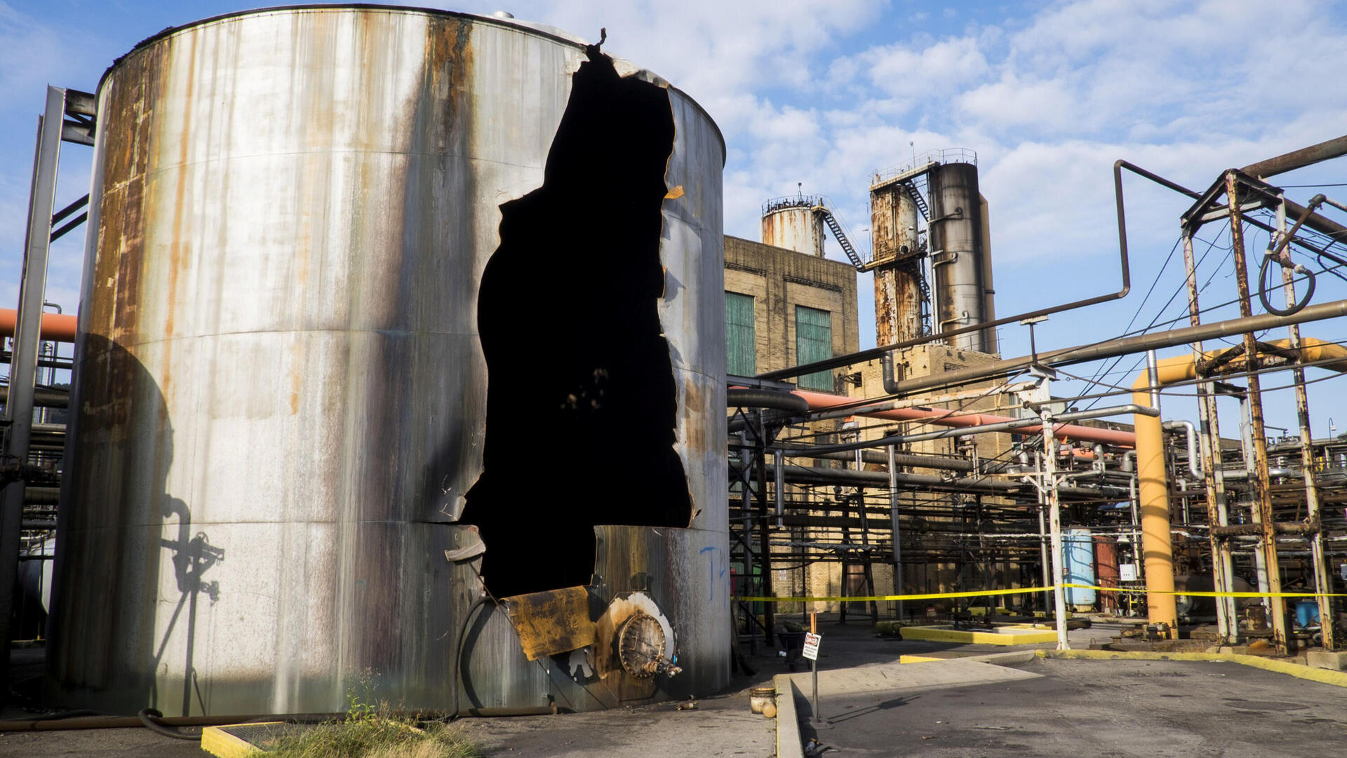 מפעל Shenango Inc ב פיטסבורג ששעריו נסגרו.