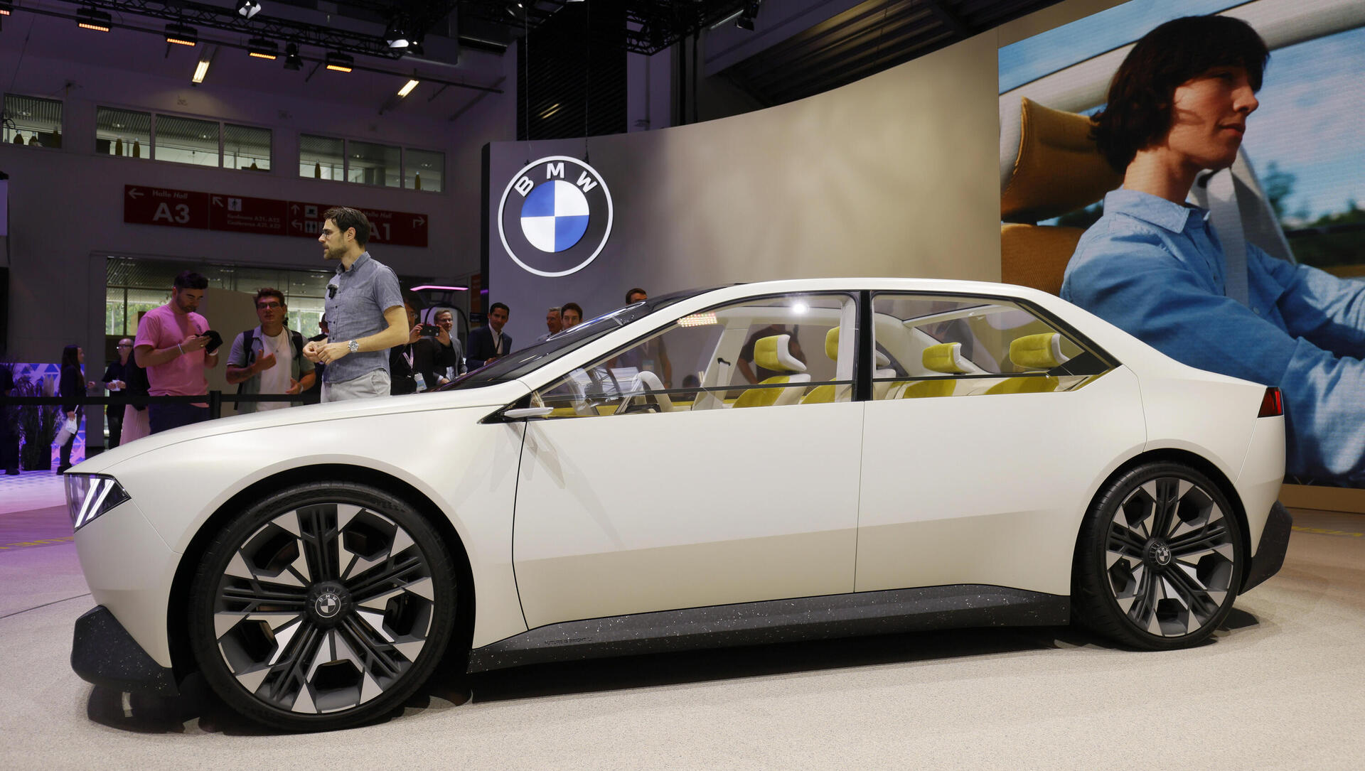 BMW ב.מ.וו ויז'ן נויה קלאס רכב חשמלי תערוכת הרכב מינכן 4.9.23