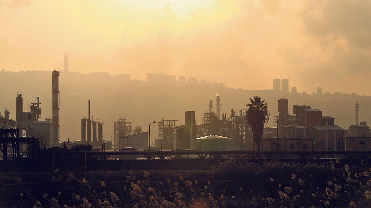 מפעלי בזן במפרץ חיפה