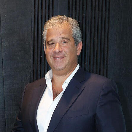 אסי שמלצר, יו"ר קבוצת שלמה (צילום: עזרא לוי) קבוצת שלמה מימין אסי שמלצר ו ג'ארד קושנר