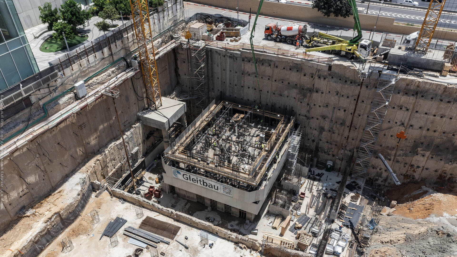 בניית מגדל ויתניה  תל אביב