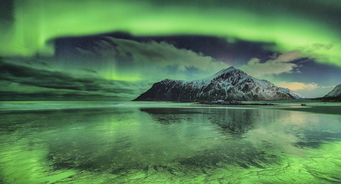  : פוטו צילומי אסטרונומיה שמיים צבעוניים האי לופוטן נורווגיה 