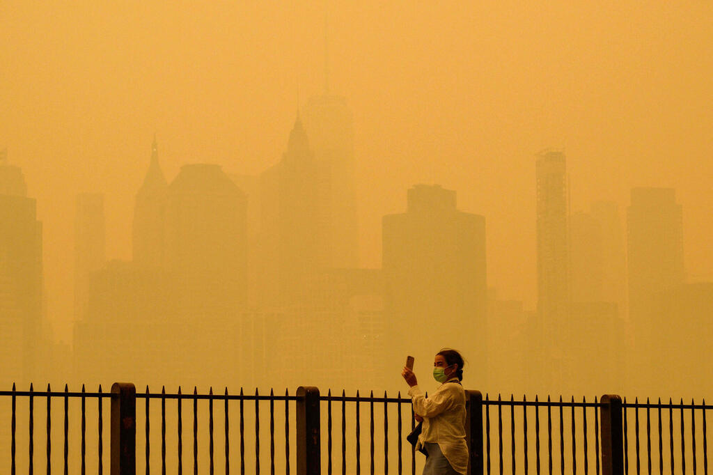 זיהום אוויר כבד ב ניו יורק בעקבות שריפות ב קנדה ביוני השנה