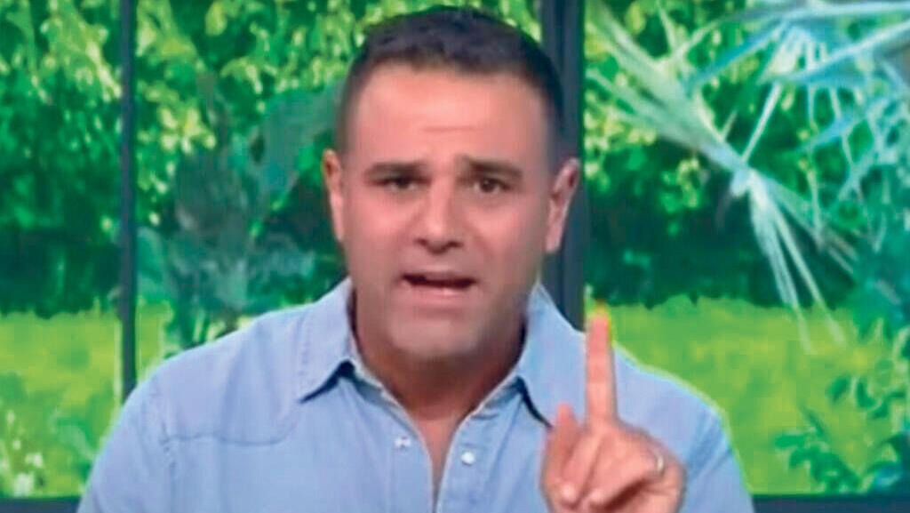 מנחה הטלוויזיה אבי כאכון שמונה על ידי יריב לוין לחבר בשתי ועדות ערר