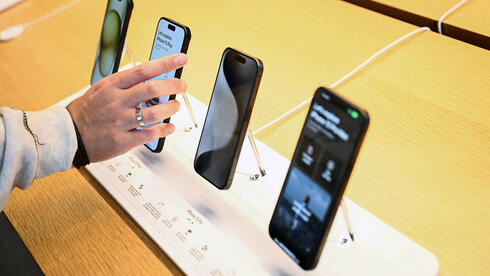 דיווח: האייפון שאפל תשיק ב-2025 יהיה דק יותר
