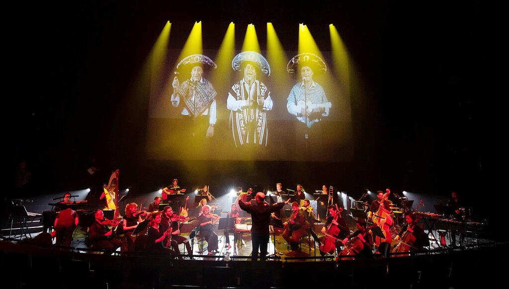 תזמורת המהפכה ב אופרה הישראלית פנאי