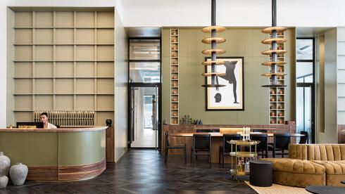 בשווי מיליארד שקל: הפניקס רוצה נתח מחברת חללי העבודה ROOMS של דוד פתאל