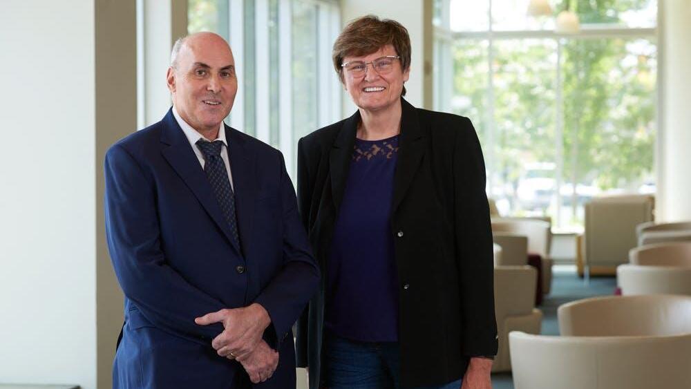 קתלין קריקו ודרו וייסמן זוכי פרס נובל ברפואה 2023