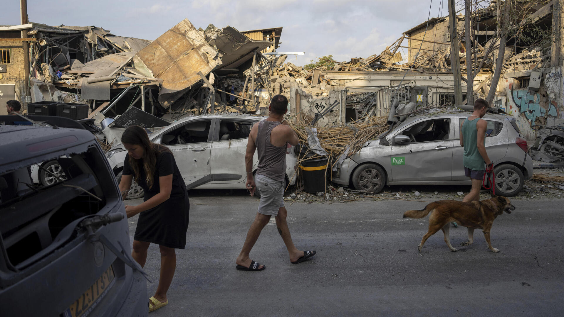 מלחמת עזה תל אביב הריסות פגיעה רקטה ירי מבצע חרבות ברזל 