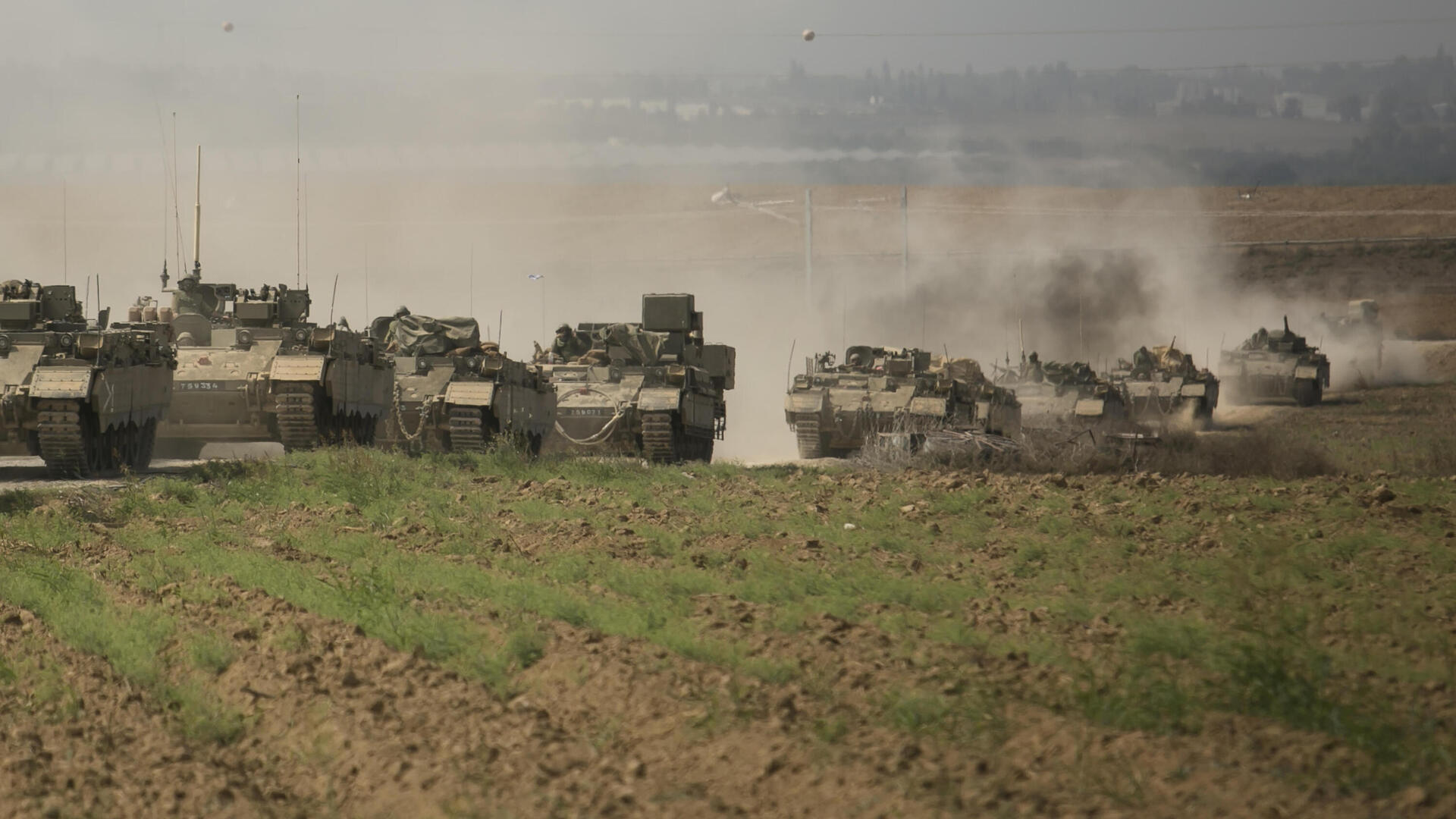 מלחמת עזה כוחות צה"ל חיילים טנקים תותחנים ב עוטף עזה חרבות ברזל 