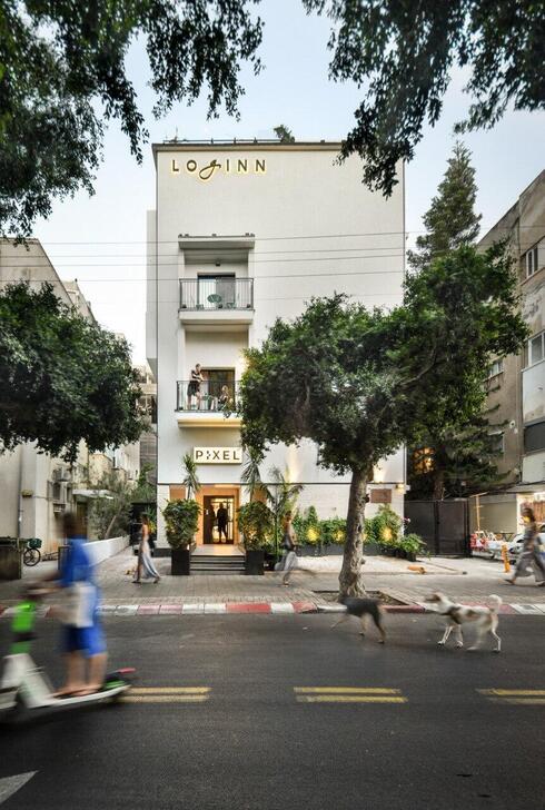 מלון פיקסל מרשת לוגאין Loginn בתל אביב, עומרי אמסלם