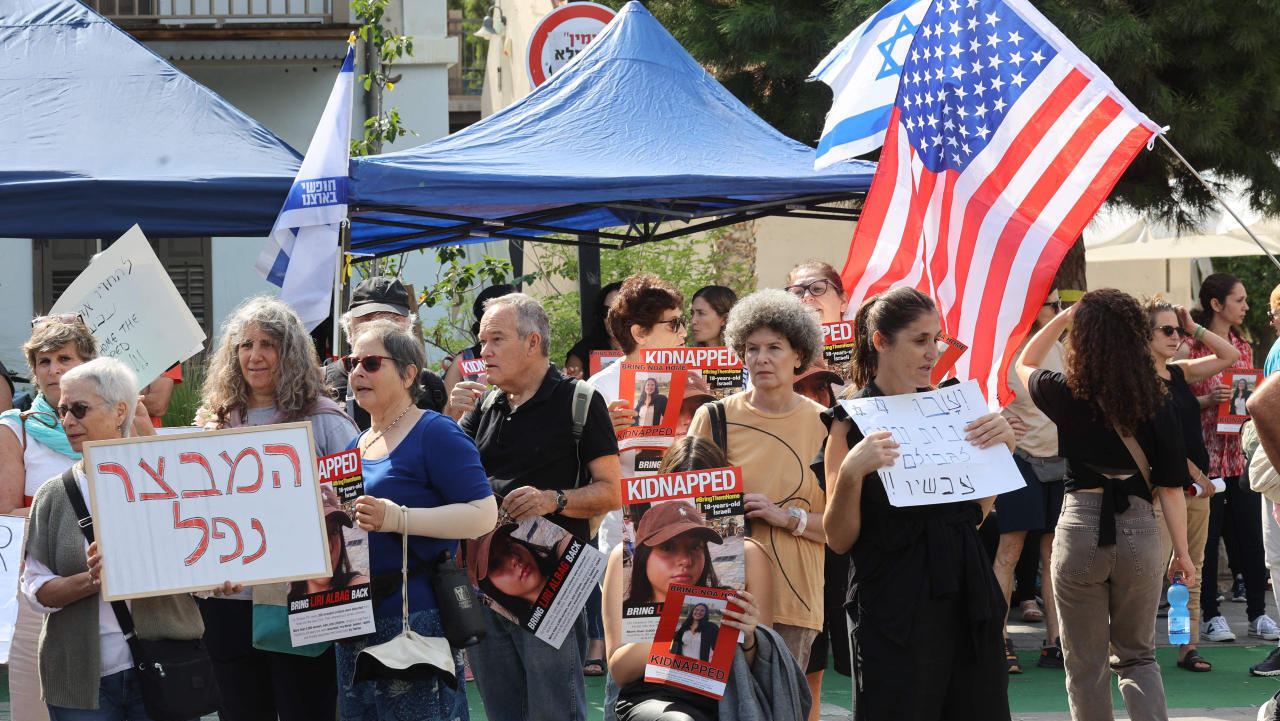 הפגנה למען שחרור החטופים בעת ביקור נשיא ארה"ב ג'ו ביידן בישראל