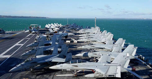 טייסות F18 על סיפון האוניה, צילום: USN