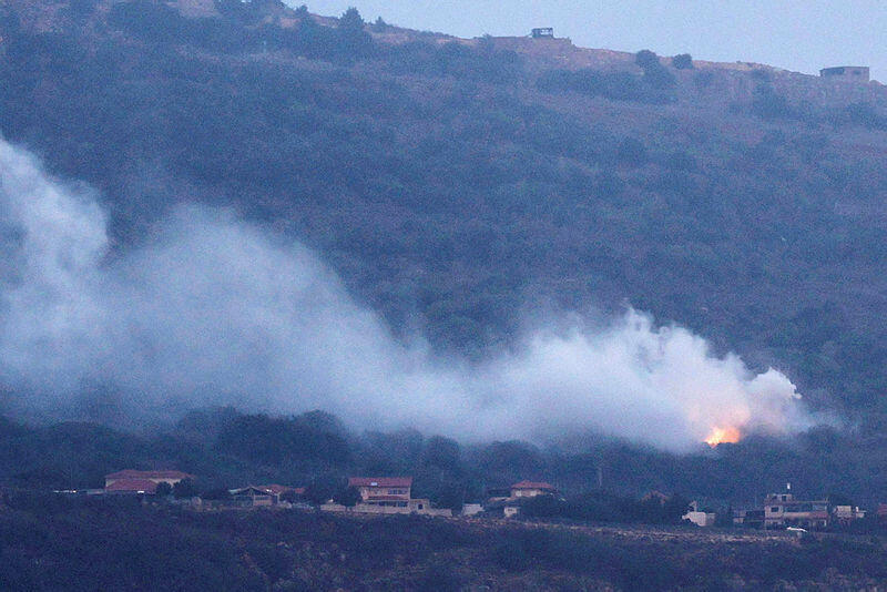 אש באזור קיבוץ מנרה לאחר ירי רקטות מ לבנון מלחמה בעזה חרבות ברזל 19.10.23