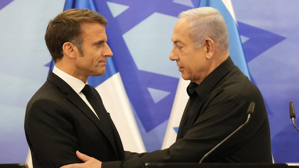 ראש הממשלה בנימין נתניהו עם נשיא צרפת עמנואל מקרון ב ירושלים חרבות ברזל 