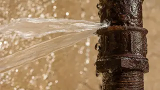 דליפה דליפת מים פיצוץ צינור חיסכון 