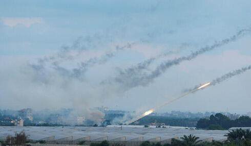 ירי רקטות חמאס מאזור עתיר חממות, צילום: רויטרס