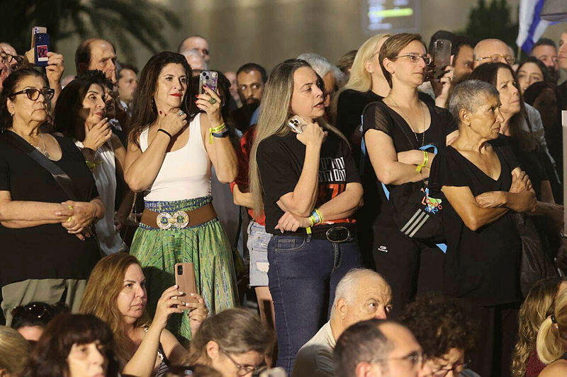 עצרת תמיכה במשפחות ה חטופים בתל אביב מלחמה בעזה חרבות ברזל 4.11.23