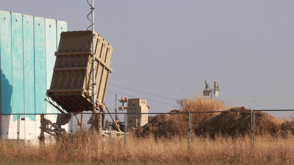 חייל צה"ל ב רצועת עזה מלחמה בעזה חרבות ברזל  כיפת ברזל 