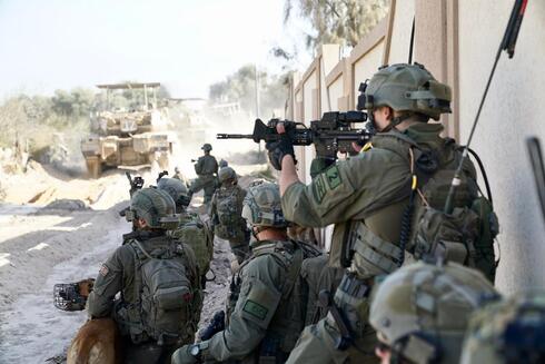 חיילים בתוך עזה, צילום: דובר צה"ל