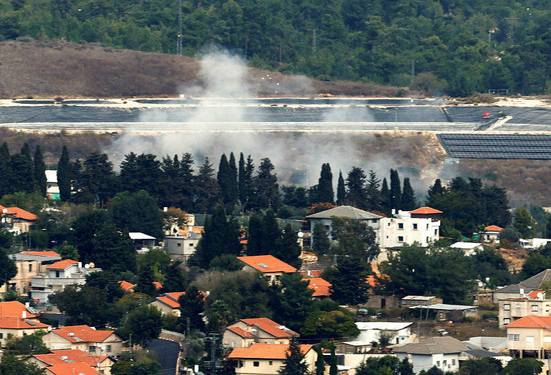 ירי נ"ט מ לבנון לעבר המושב דובב שישה עובדי חברת החשמל נפצעו מלחמה בעזה 12.11.23