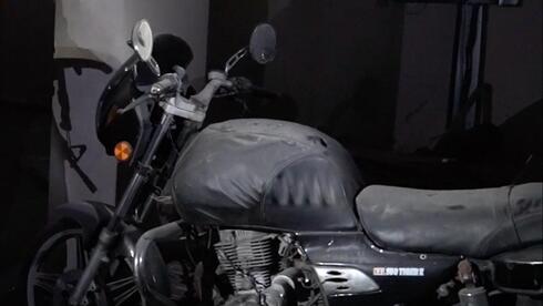 אופנוע שנמצא בבית החולים רנתיסי, צילום: דובר צה"ל