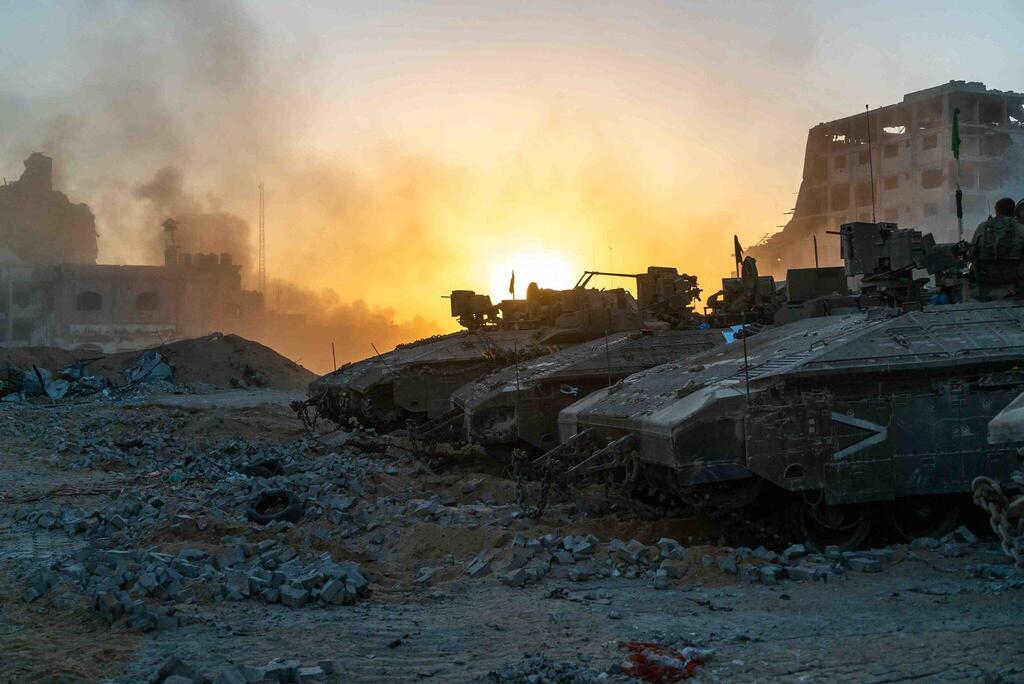 טנקים משוריינים של צה"ל ב רצועת עזה מלחמת עזה 15.11.2023