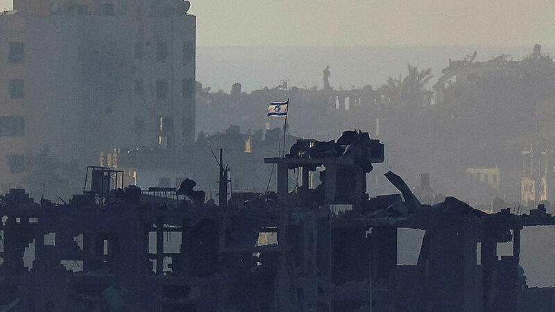דגל ישראל ב רצועת עזה צה"ל 18.11.23 מלחמה בעזה חרבות ברזל
