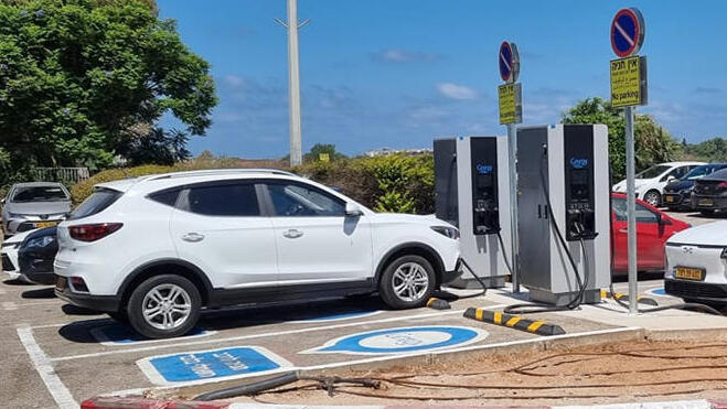 "מעדיפים בלי מגבלת טווח": עובדי המדינה לא ממהרים להצטייד במכוניות חשמליות