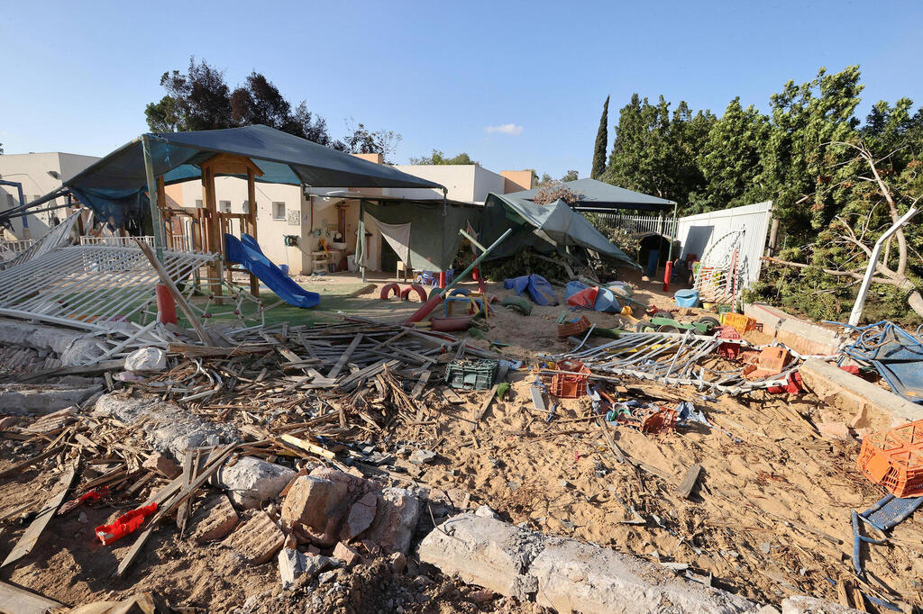 גן ילדים ב קיבוץ בארי שנפגע מהתקפת הטרור מלחמת עזה