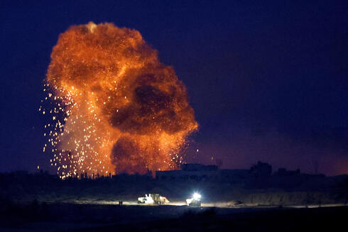 הפצצות צה"ל בעזה, צילום: REUTERS/Alexander Ermochenko