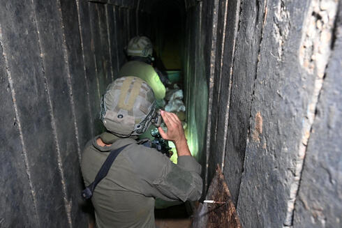 חיילי צה"ל במנהרה מתחת לשיפא בחודש נובמבר האחרון, צילום: Ahikam SERI / AFP