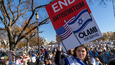 גלי ההדף של המלחמה הזכירו: לאנטישמיות אין ימין ושמאל