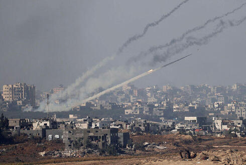 ירי רקטות מרצועת עזה, הים, צילום: JACK GUEZ / AFP