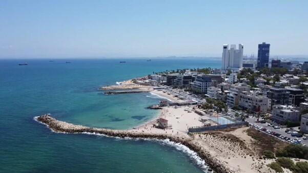 תושבי בת גלים בחיפה גילו שפרויקט התחדשות עירונית יביא לסגירת בית הספר היחיד בשכונה