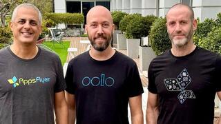 אורן קניאל ורשף מן, מייסדי AppsFlyer, עם יובל ברנר מנכ״ל oolo