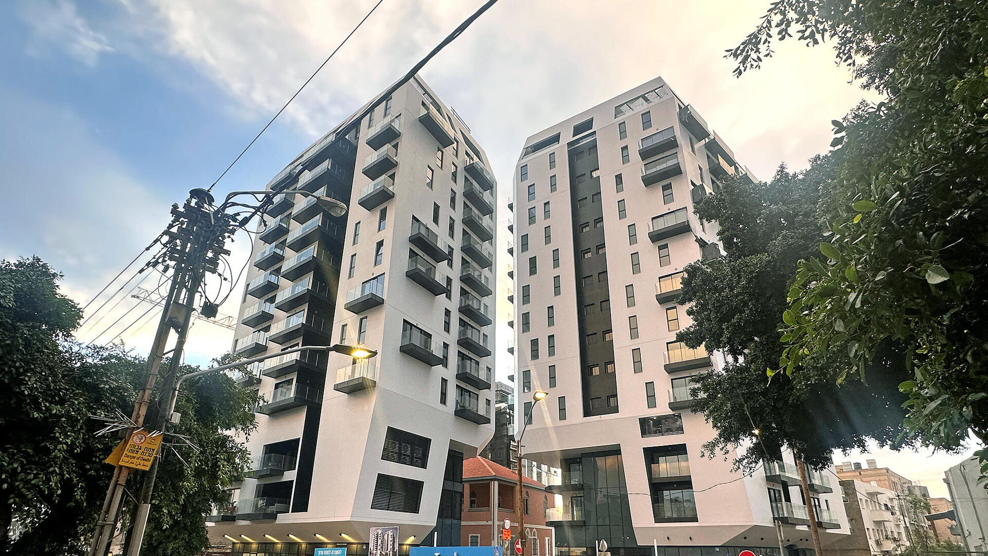 מוסף שבועי 7.12.23 הבניינים בפרויקט תיאודור של חברת יובלים ב דרום תל אביב שאליהם יעברו חברי קיבוץ רעים